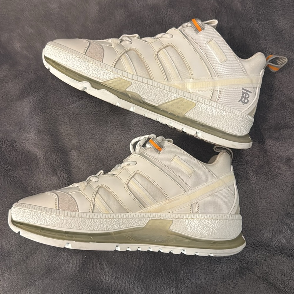 Women’s Burberry sneakers - Picture 3 of 4